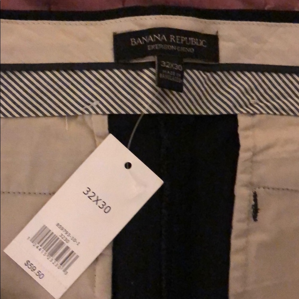 Men’s 2 pairs khakis and jeans